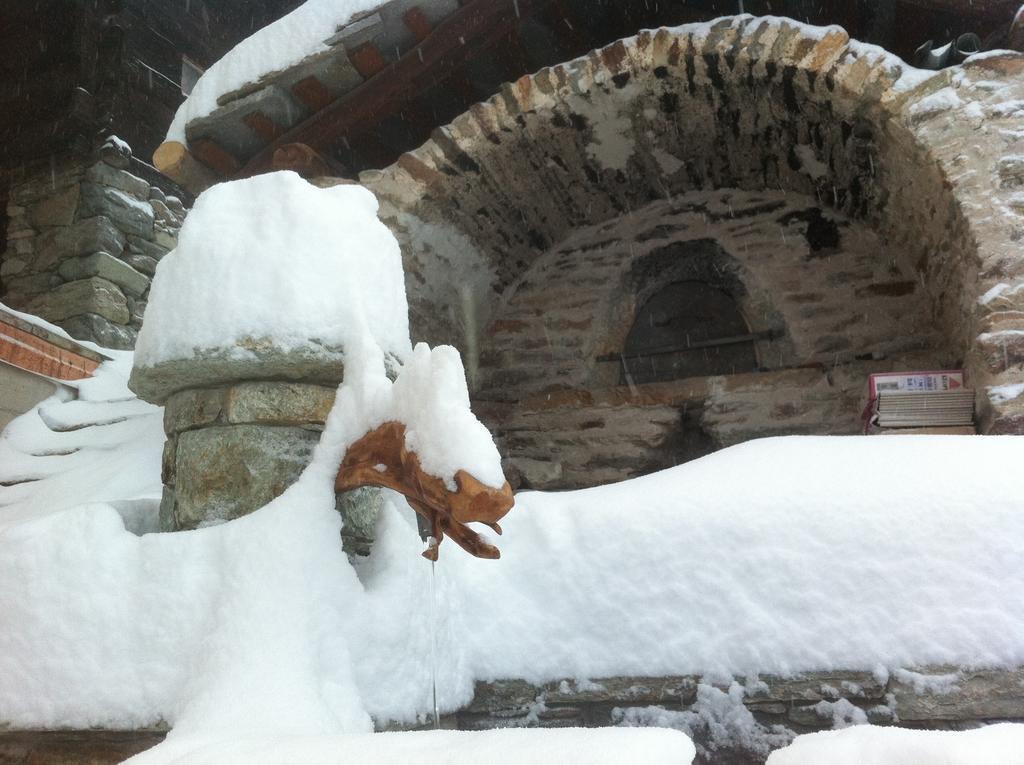 Alpe Rebelle Bed & Breakfast Bionaz Exterior photo